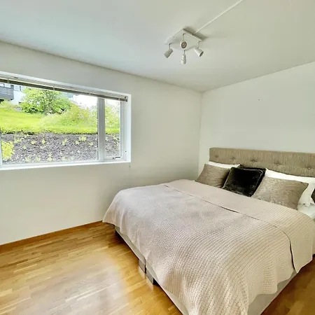 Hop Modern Holiday home